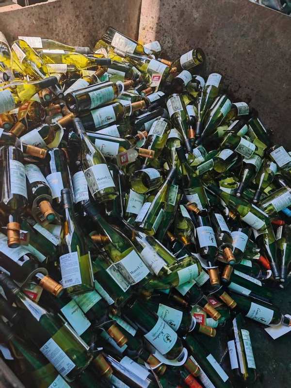 佛山过期酒类销毁现场实拍